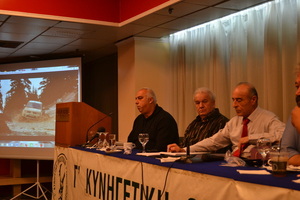 Ο Αντιπρόεδρος της Λέσχης 4Χ4 Πάτρας κ. Γεωργιόπουλος Ανδρέας κατά τη διάρκεια της παρουσίασης βασικών αρχών οδήγησης σε συνθήκες εκτός δρόμου προς τους Θηροφύλακες.